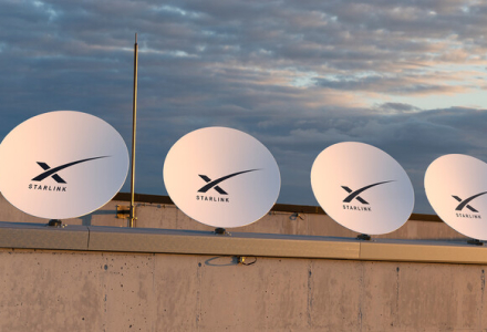 Outsourcing software development to Ukraine: Pros and Cons Outsourcing software development to Ukraine